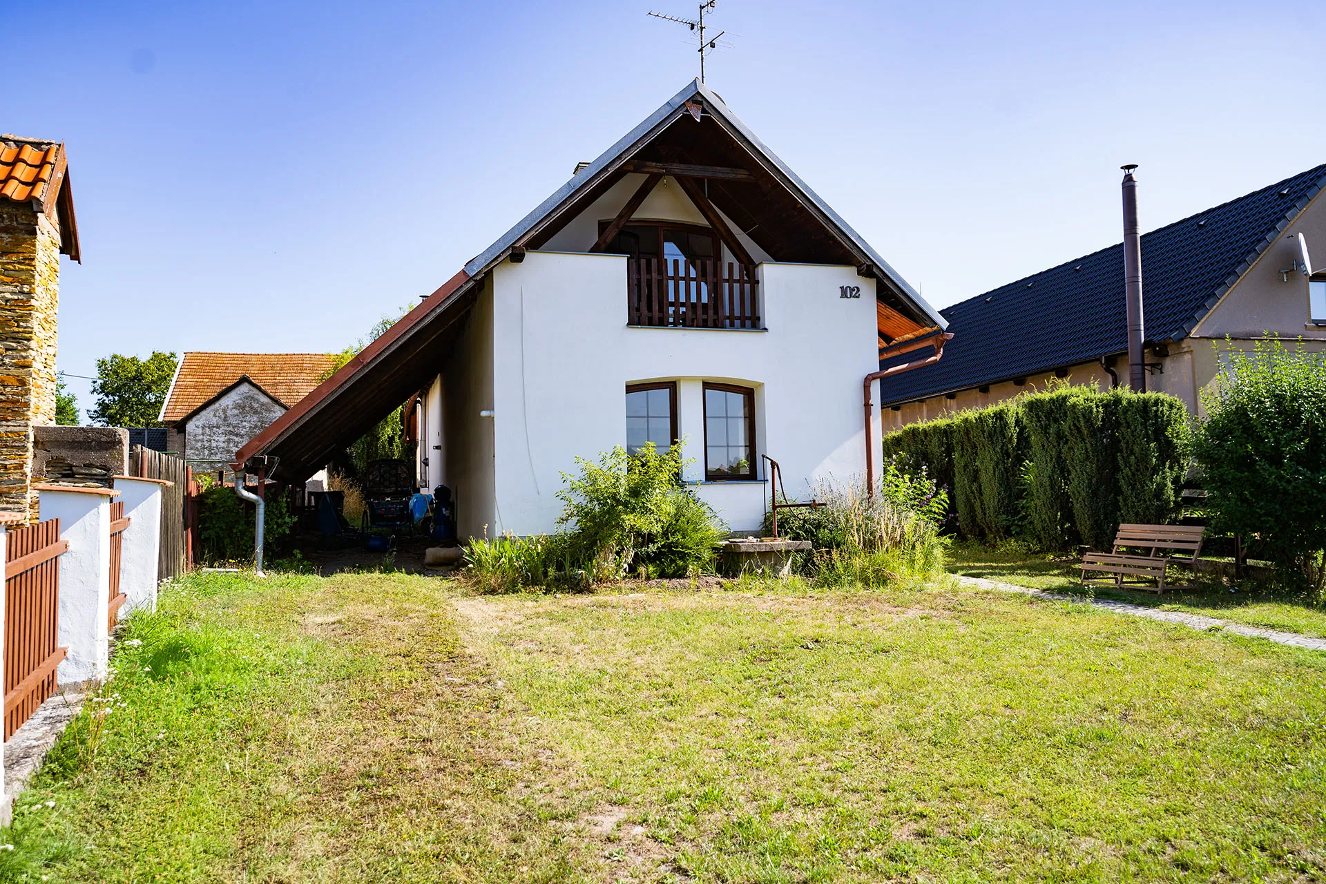 Rodinný dům se zahradou v Černilově – fotografie 2