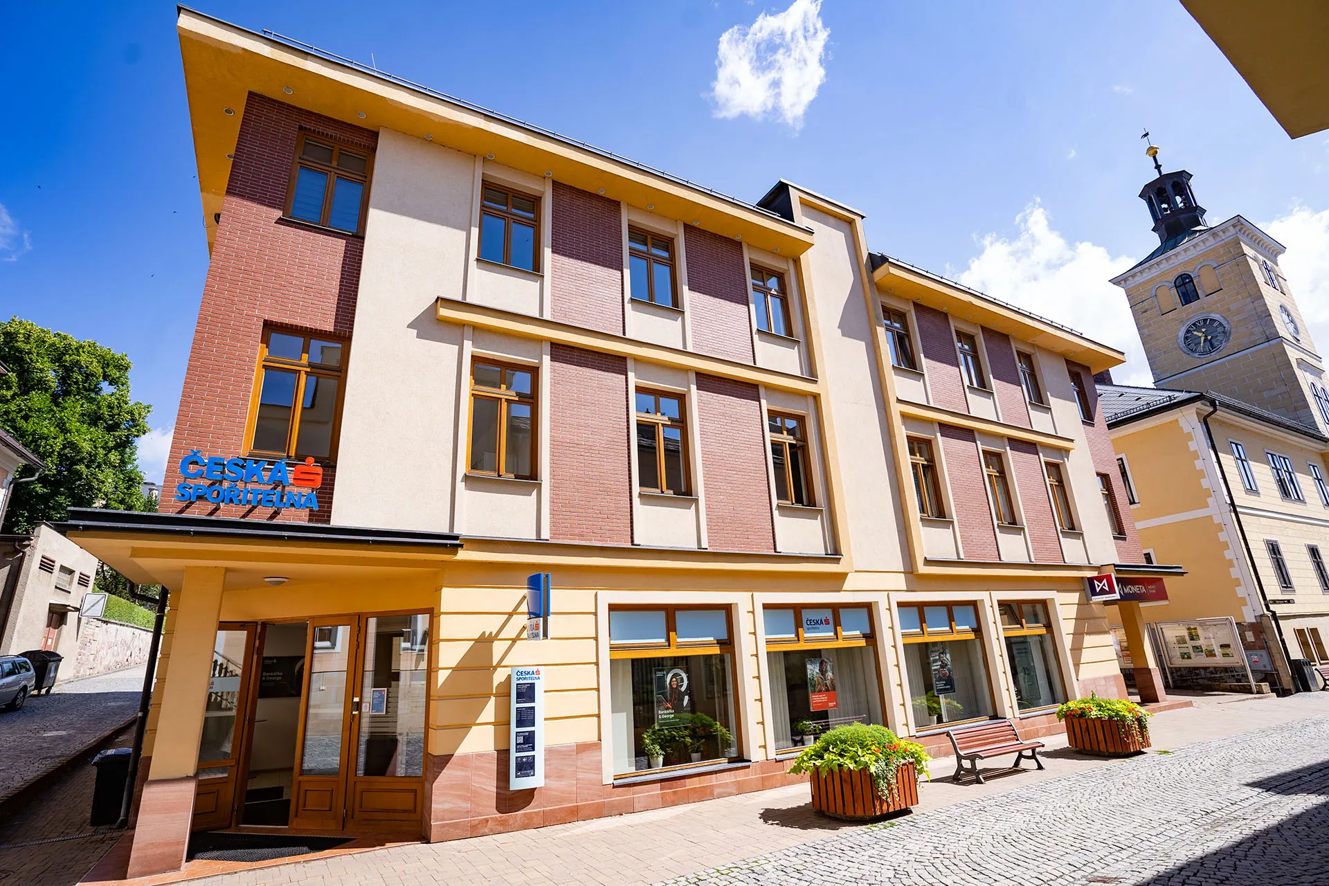 Komerční prostory v centru Jilemnice s bankovními nájemci – fotografie 2