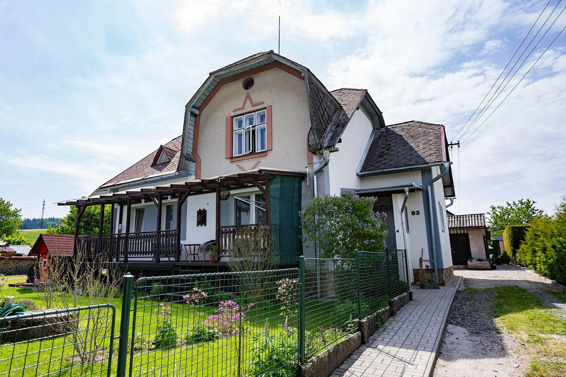 Dvougenerační rodinný dům se zahradou – fotografie 3