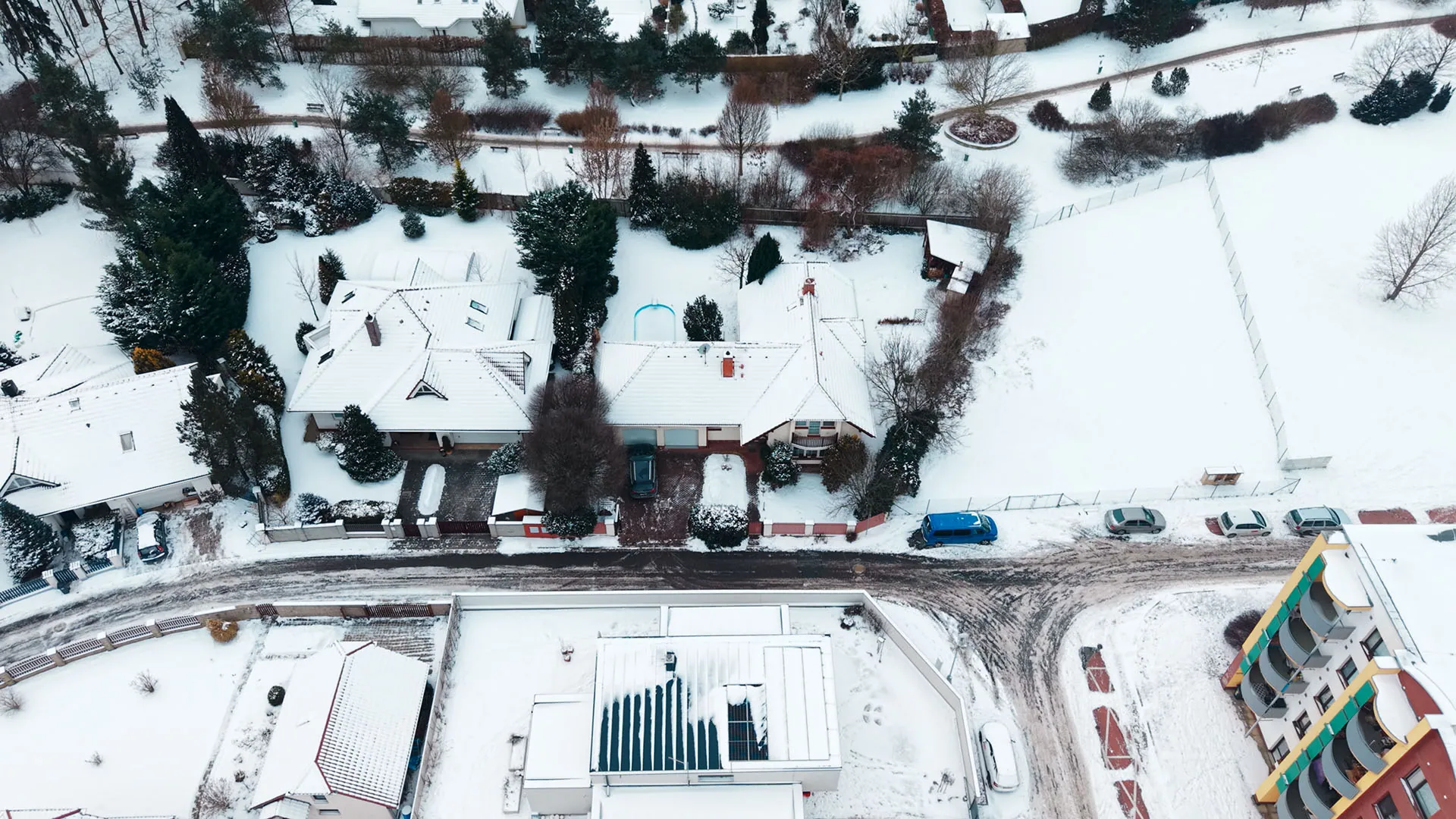 Rodinný dům 7+1 se zahradou v Pardubicích – fotografie 2