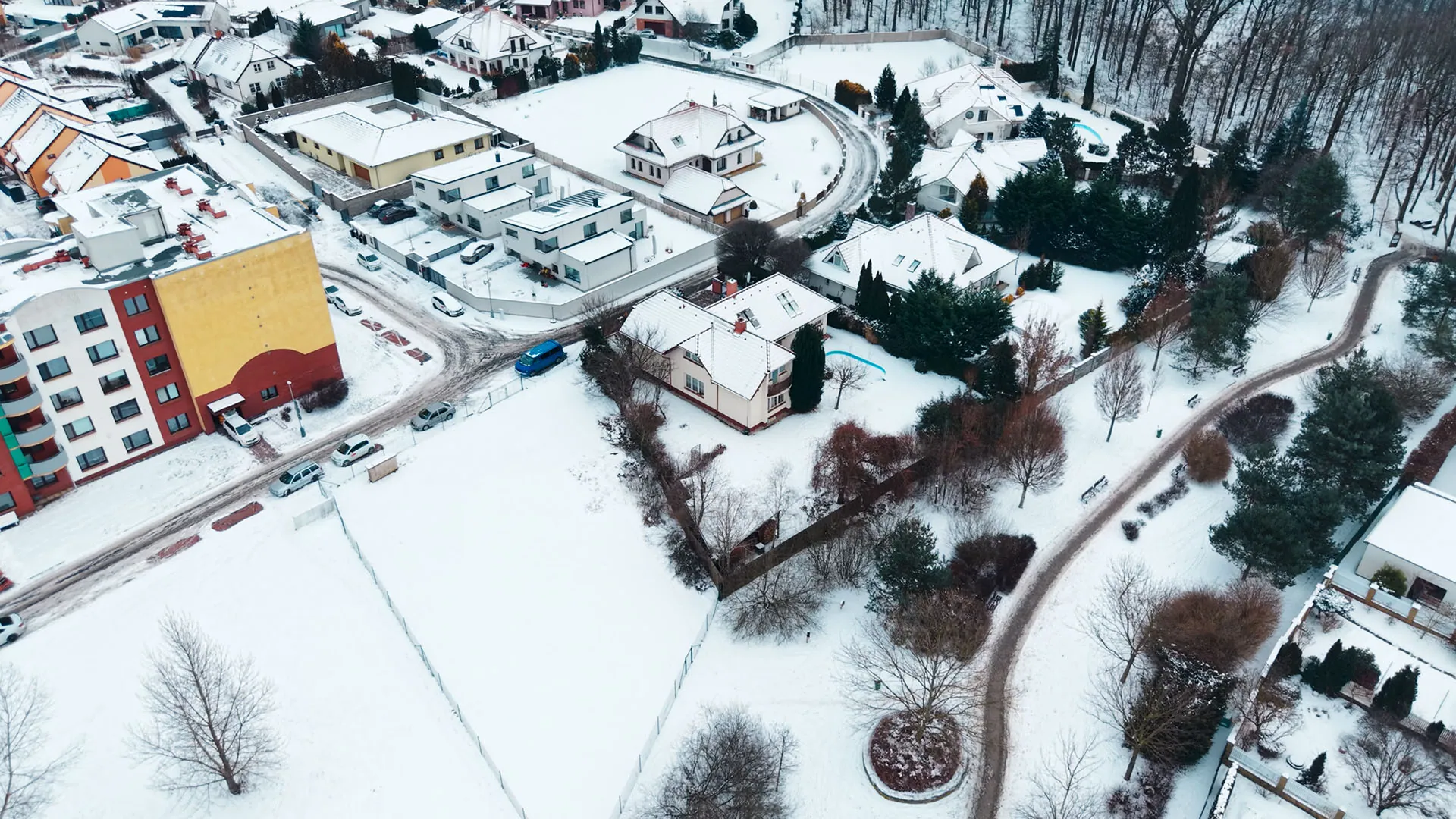 Rodinný dům 7+1 se zahradou v Pardubicích – fotografie 3